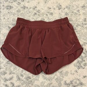 Lululemon Hotty Hot Low-Rise 2.5"